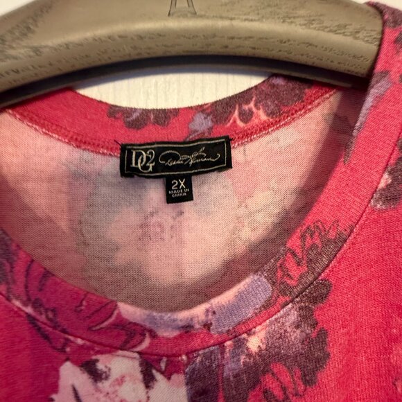 Pink Flower Top - Picture 2 of 2